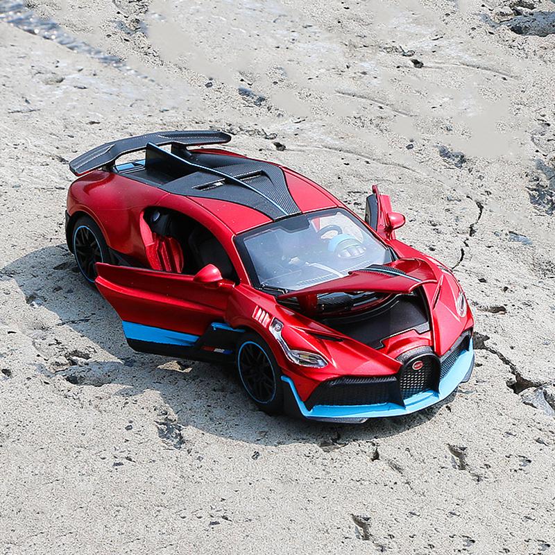 1/32 Bugatti BGT Divo Моделирование Металлическая Игрушечная Машинка Литые Игрушки и Игрушечные Транспортные Средства Модель Украшения Миниатюрные Игрушки Для Мальчиков Рождественский Подарок