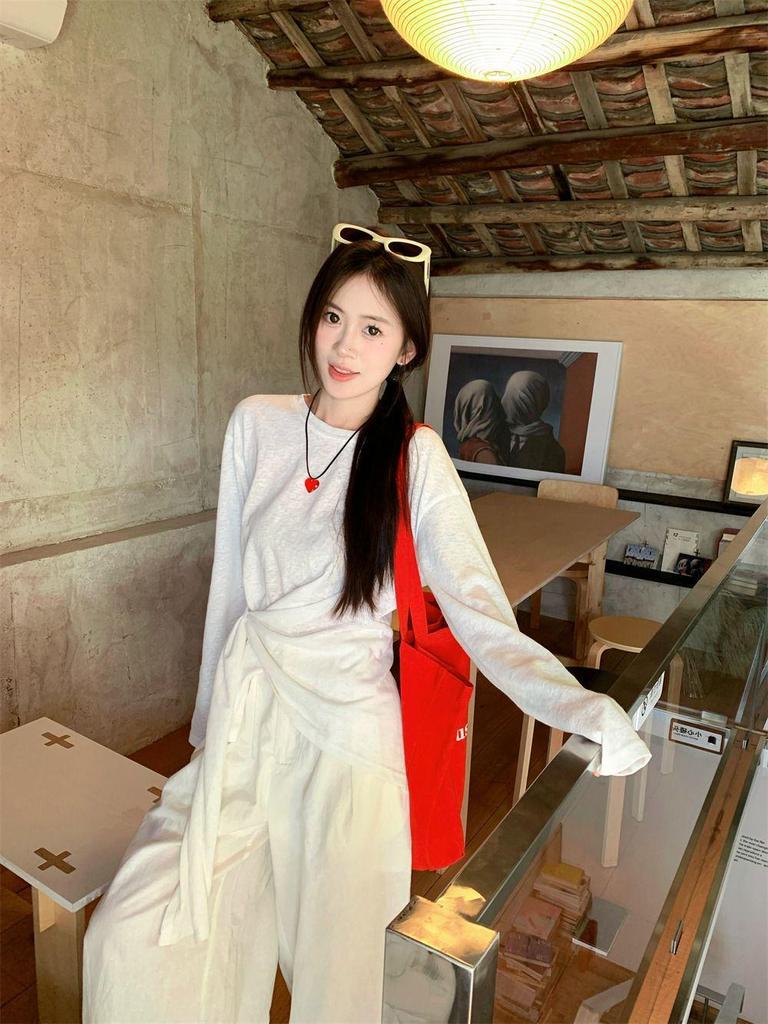 Women's White Korean Style Loose Fit Round Neck Long-Sleeve T-Shirt - Trendy, Unique Design