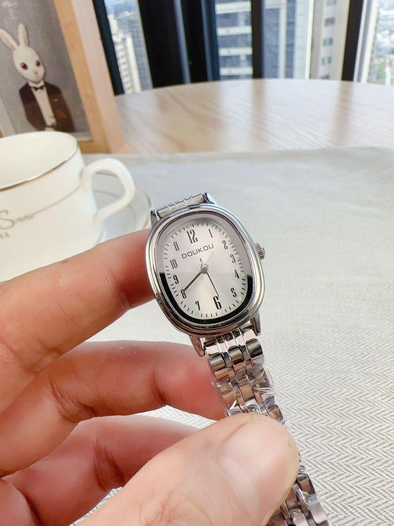 Женские минималистичные кварцевые часы с эллиптическим циферблатом и цифровыми метками, стальной браслет, маленькие наручные часы