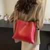 Досуг мода сплошной ПУ легкая роскошная женская сумка через плечо ретро большой емкости одинарная новая нишевая дизайнерская сумка через плечо