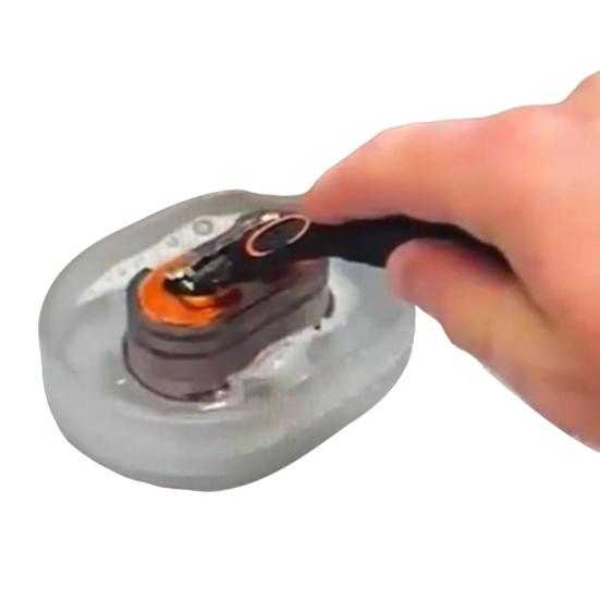 Компактный ополаскиватель для бритвы Технология струи воды Эффективно очищает бритву Фильтр 150 микрон Любая бритва с лезвиями Экономит воду Никаких шнуров Портативный инструмент для чистки бритвы