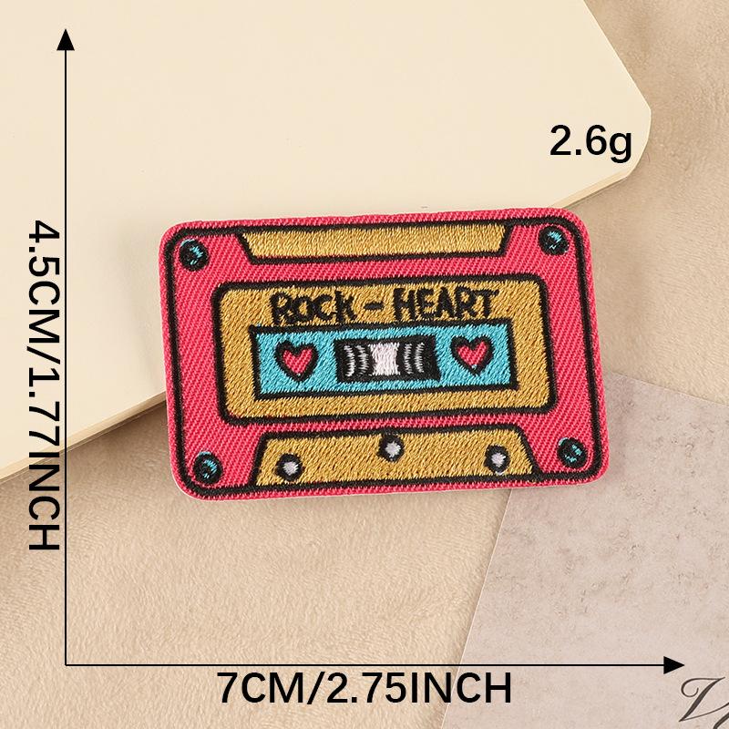 Вышитая нашивка на ткани с изображением мультфильма: Аксессуары для одежды, обуви и сумок своими руками