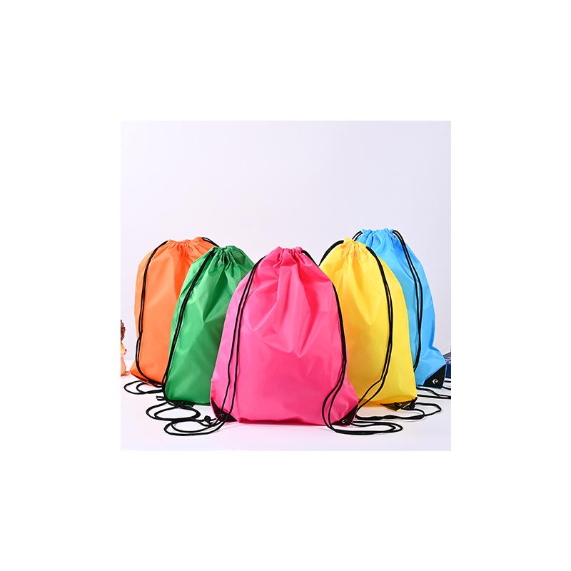 В наличии Спортивный рюкзак-мешок из полиэстера с логотипом на заказ