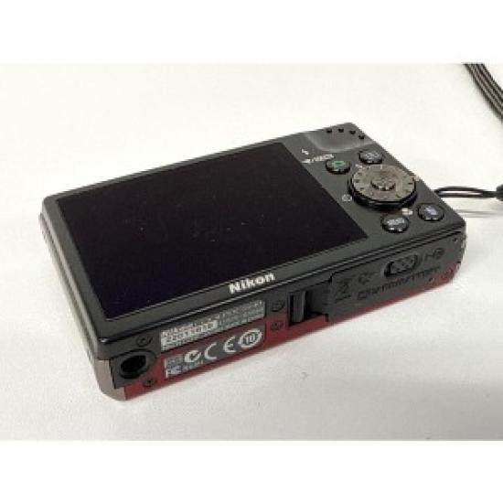 Подержанная цифровая камера Nikon COOLPIX S640 | 12.2 МП Компактная камера типа «наведи и снимай» | Основной красный | 5-кратный оптический зум | Быстрый запуск и автофокус