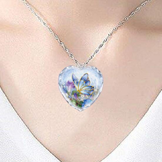 Ожерелье в форме сердца, элегантное модное изысканное женское ожерелье с подвеской в ​​виде бабочки для повседневного ношения