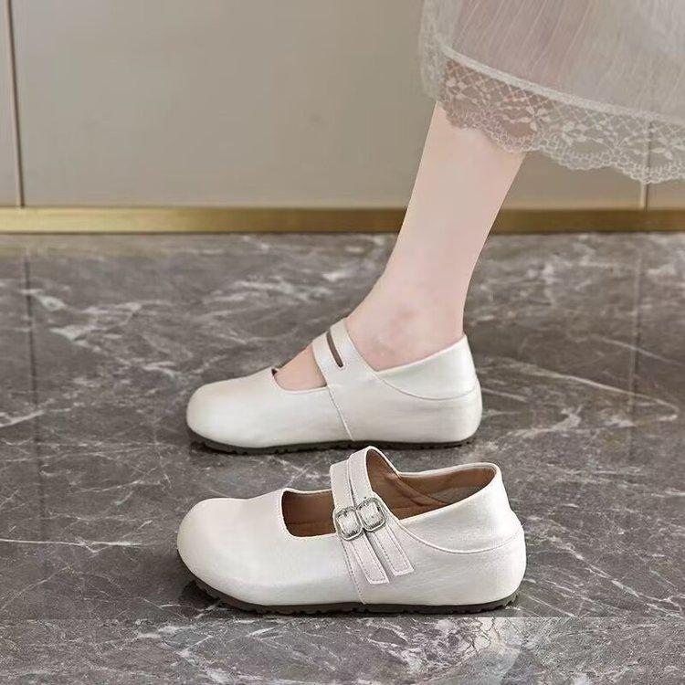French Mary Jane shoes women's flat shoes 2026 new summer shallow mouth fairy wind gentle small leather shoes