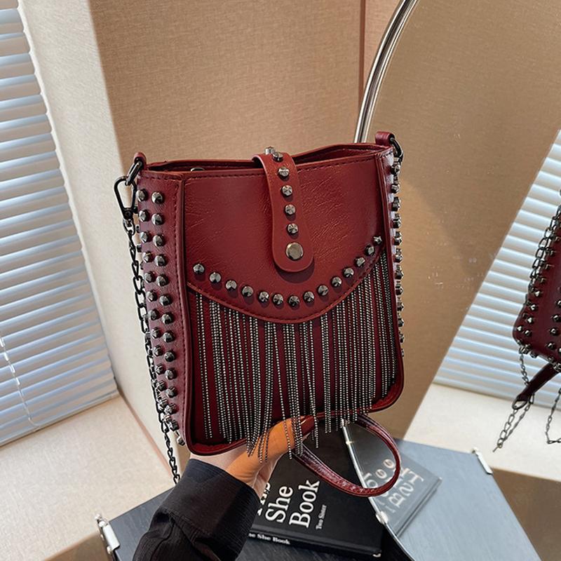 Мини сумки кроссбоди в панк-стиле Женские заклепки и кисточки Ретро сумки Маленькие сумки-мессенджеры Модные винтажные пакеты CLE