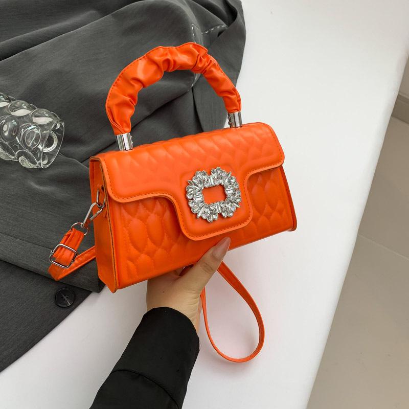 Женская сумка, сумка-мессенджер через плечо с текстурой в иностранном стиле, модная и повседневная маленькая квадратная сумка 2024 года, новая летняя простая сумка