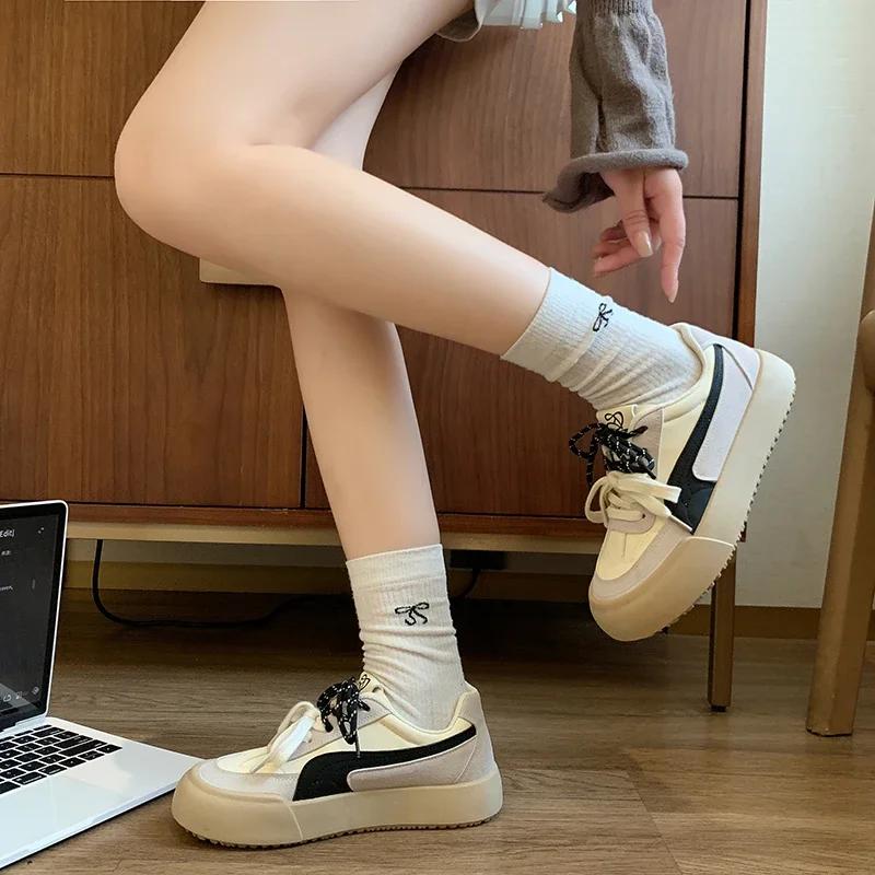 2024 женские кроссовки на толстой подошве, удобная повседневная модная обувь, повседневные низкие теннисные туфли на плоской подошве со шнуровкой для женщин