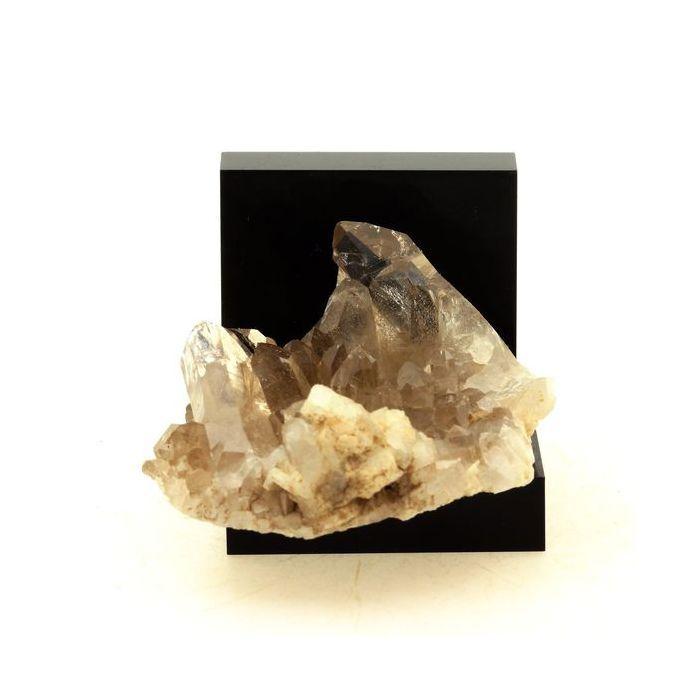 Pierres et Minéraux. Quartz fumé + Adulaire. 249.10 ct. L'Alpe d'Huez, Bourg d'Oisans, France.