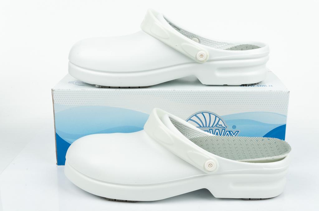 Safeway Medical White [AD811] 44/45