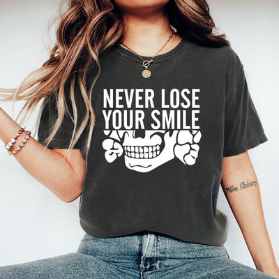 Футболки Never Lose Your Smile Футболка с изображением черепа и надписью «Never Lose Your Smile» для мужчин и женщин с коротким рукавом и круглым вырезом, уличная футболка