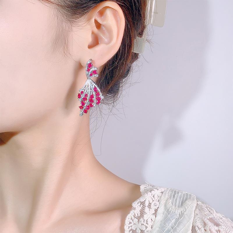 Осень и зима новые серьги ювелирные изделия мода веерные цветочные серьги красные корунды слегка инкрустированные цирконием серьги женские
