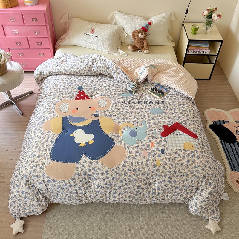 LISM Kids Minky Dot Velvet Lion & Bear Quilt