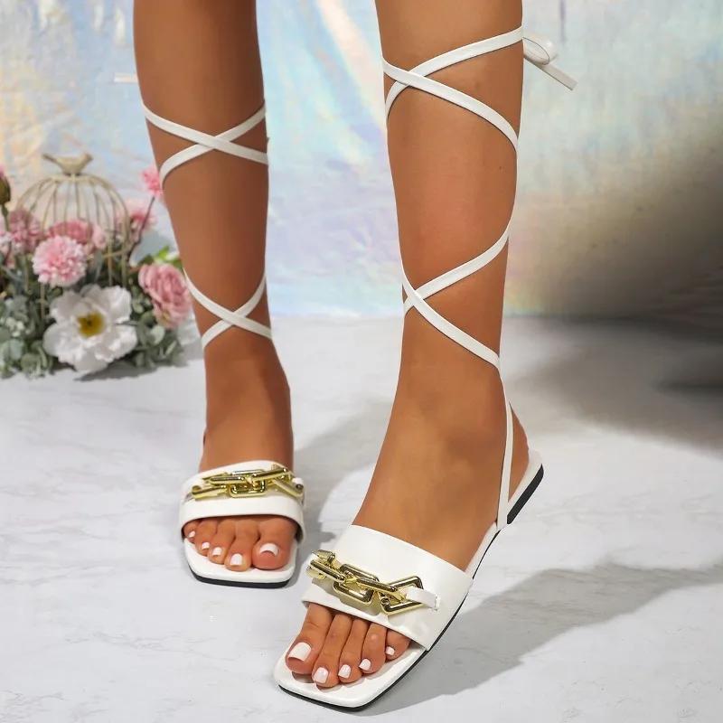 Женская обувь Шнуровка Женские сандалии Модные металлические украшения Повседневные сандалии Женские Новые Большого размера Сандалии на плоской подошве