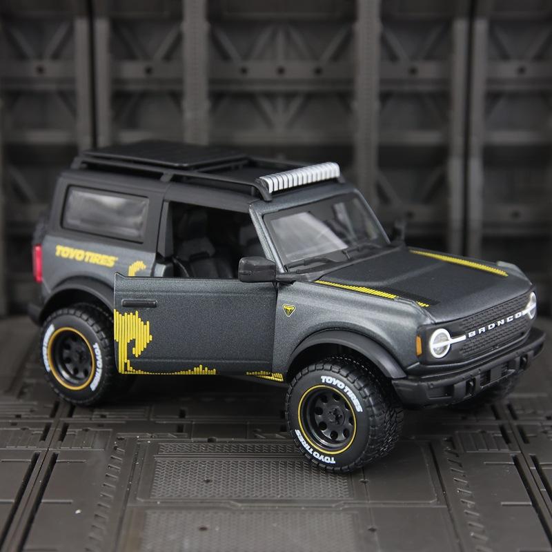 Майсто 1:24 2021 Bronco Badlands Литая модель внедорожника, Статический сплавной декоративный элемент для витрины