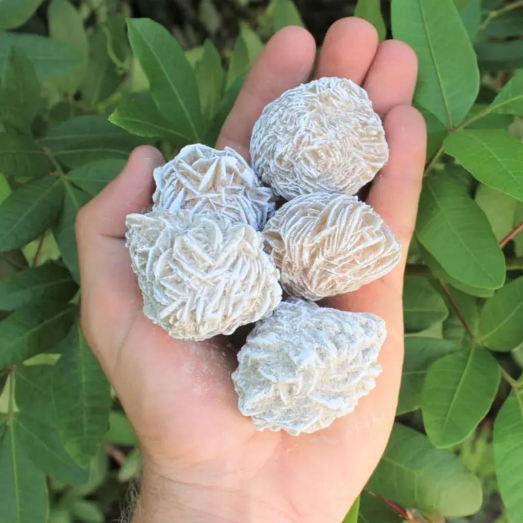 Natural Ore Desert Rose Crystal Raw Rose Stone Ornament Indoor Decorations Home Ornaments