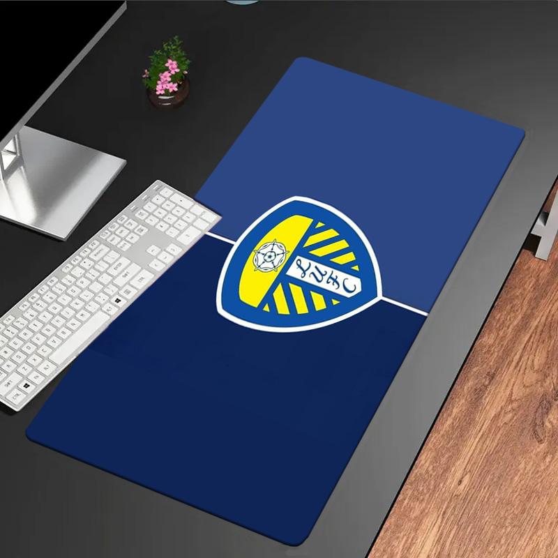 Коврик для мыши с дизайном герба Leeds United, резиновая основа, коврик для игрового стола, коврик для мыши для геймеров и офисного использования, игровой стол, легко моющийся коврик
