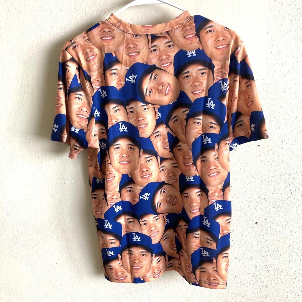 [MLB] [International Exclusive] Shohei Ohtani Face T-Shirt, Official Los Angeles Dodgers Merchandise, Full of Faces (M) [Parallel Import]