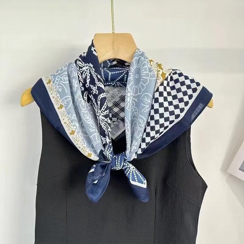 SIYUTANG Golden Years Floral Imitation Silk Square Scarf