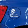 HZX1206 мальчик пописал бензин топливную крышку автомобиля стикеры забавные виниловые наклейки аксессуары для мотоциклов наклейки на крышку топливного бака