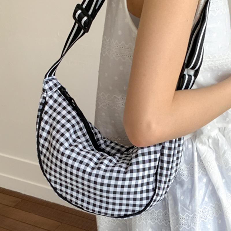 Niche design dumpling bag new fashion messenger bag 2025 foreign style plaid personalized armpit bag casual shoulder bag
