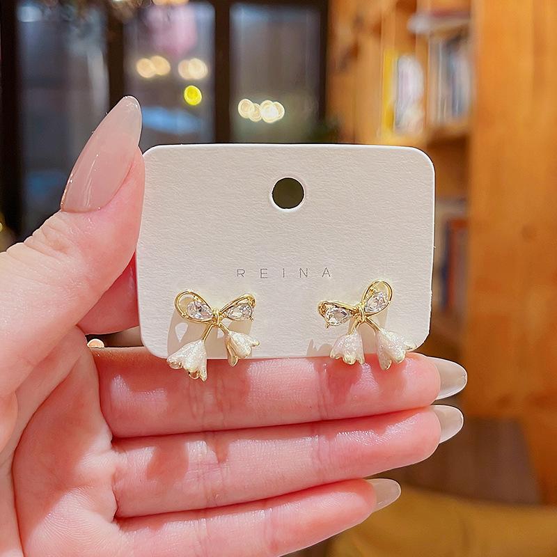 Корейские серьги с цветочным жемчугом из серебра S925 пробы — универсальный и стильный дизайн, вдохновленный лесом