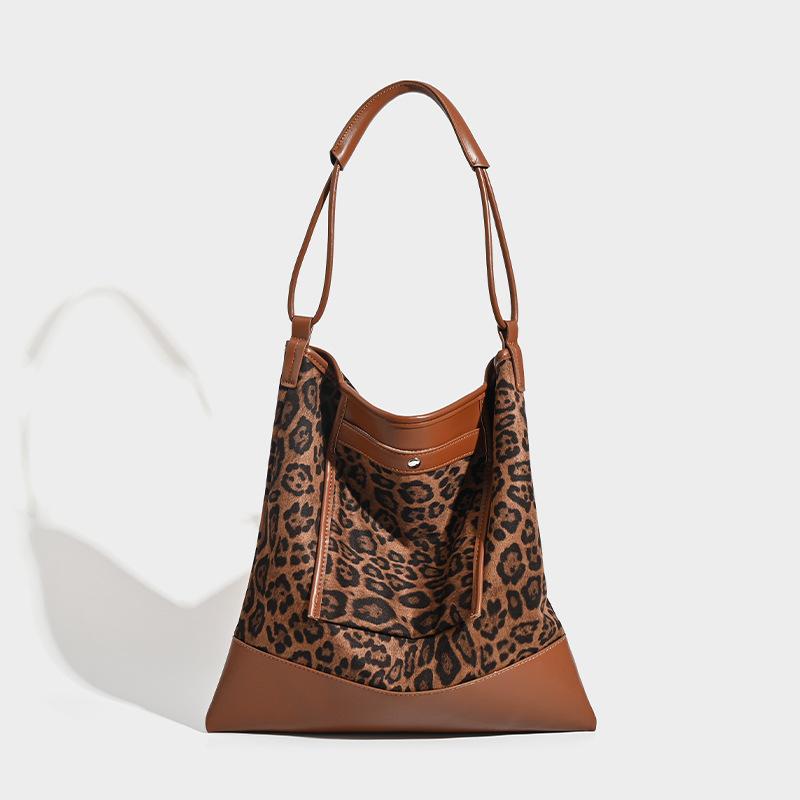 2026 Fall/Winter Internet Celebrity Color-Contrast Retro Large-Capacity Leopard Print Shoulder Bag Exquisite Fashion Trendy Underarm Bag Tote Bag