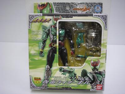 TAMASHII NATIONS носят трансформацию Kamen Rider Kiva (форма Башера)