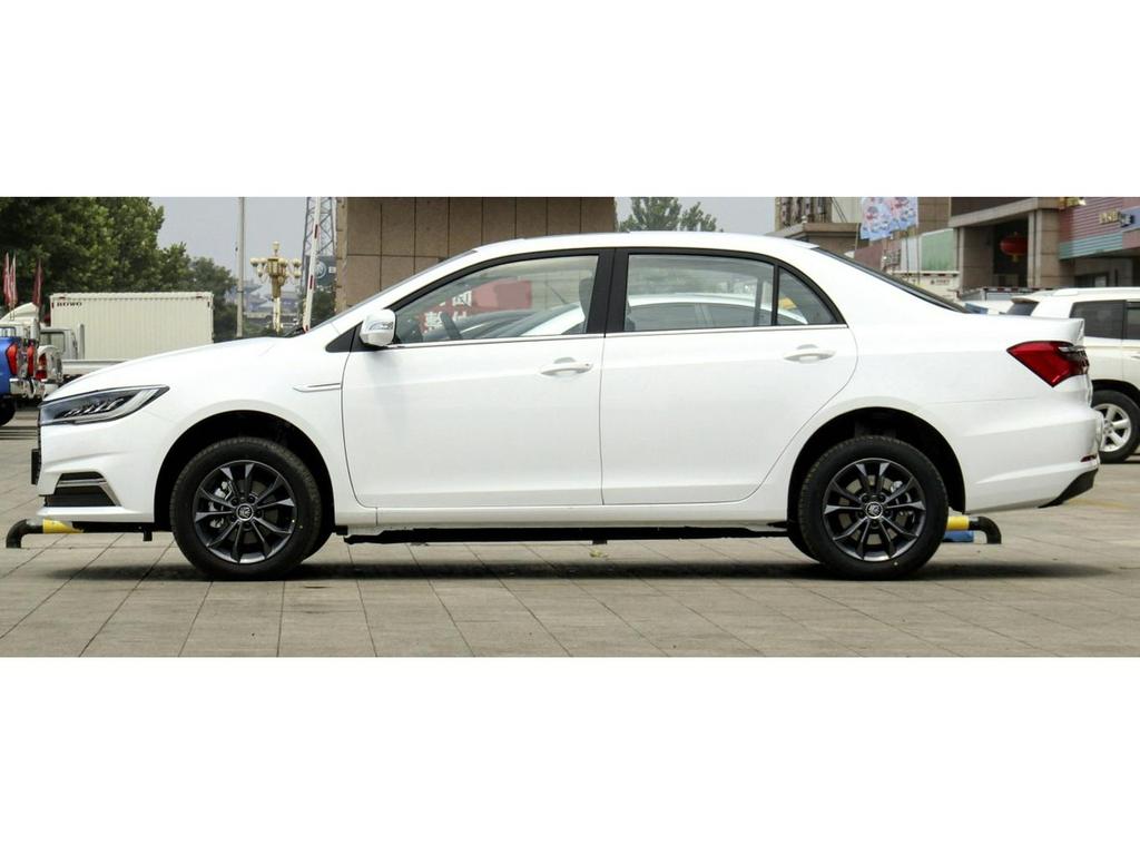 Совместимо с BYD Qin EV и Qin Plus DMMI, литыми дисками Qin Plus EV 16" и 17", а также запасными шинами.