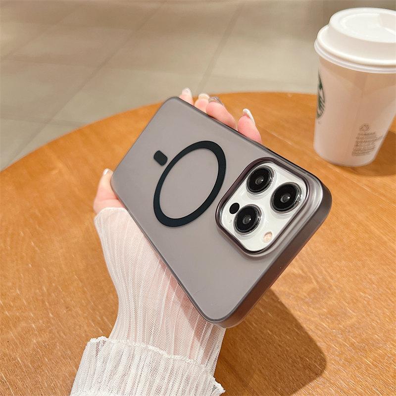 Роскошный высококачественный матовый полупроницаемый чехол для телефона с магнитной присоской и беспроводной зарядкой. Подходит для iPhone 14, 13, 12, 11 Pro Max. Чехлы против падения.