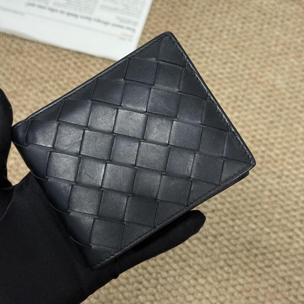 [Pre-Owned] Intreccio Woven Classic Bifold Leather Wallet Small - Very Good #10S27AA