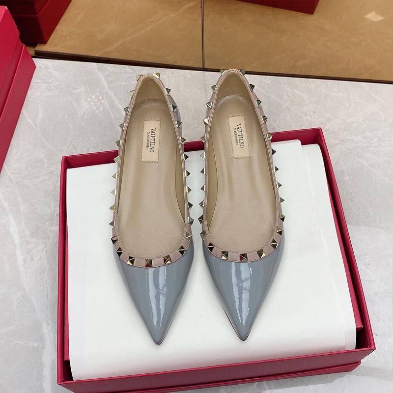 Trendy Fashion Rivets Shallow Black Patent Leather Single Shoes For Women French Style Pointed Flat Bottomed Women's Shoes