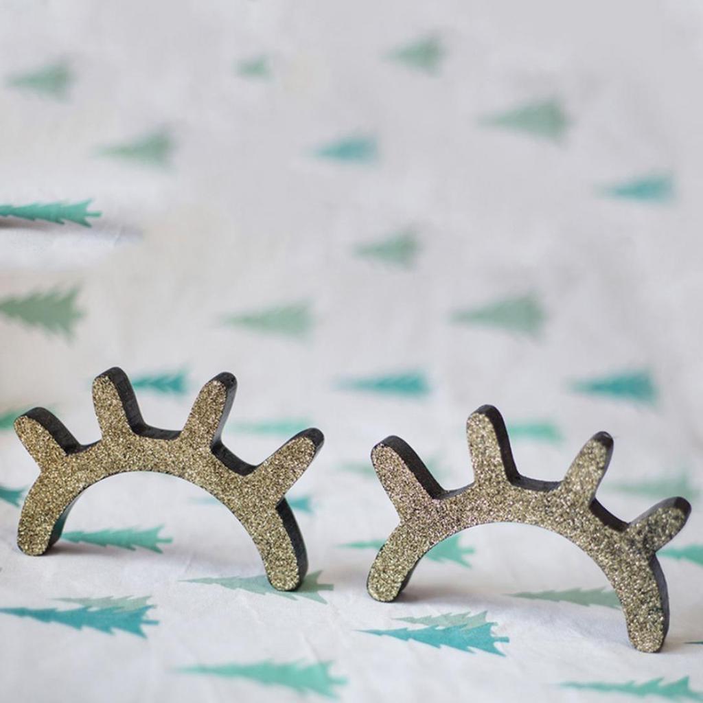 Childrenswear 2Pcs Wooden Eyelashes DIY Kids Bedroom Living Room Decal Wall Sticker Decoration