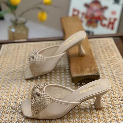 Модный дизайнер Новые сандалии женские с бантиком и стразами, роскошные, на платформе, для улицы, пляжные, модные, на мягкой кожаной подошве, повседневные женские шлепанцы