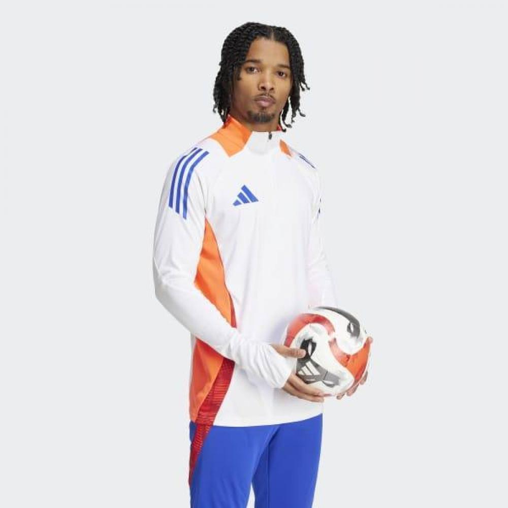 Adidas 24 футболки на молнии с экологичным дизайном, которые обеспечат комфорт во время мужских тренировок