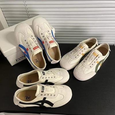 Популярные парусиновые немецкие тренировочные туфли на плоской подошве женские модели 2025 лето новые тонкие дышащие маленькие белые туфли на одной педали туфли Форреста Гампа