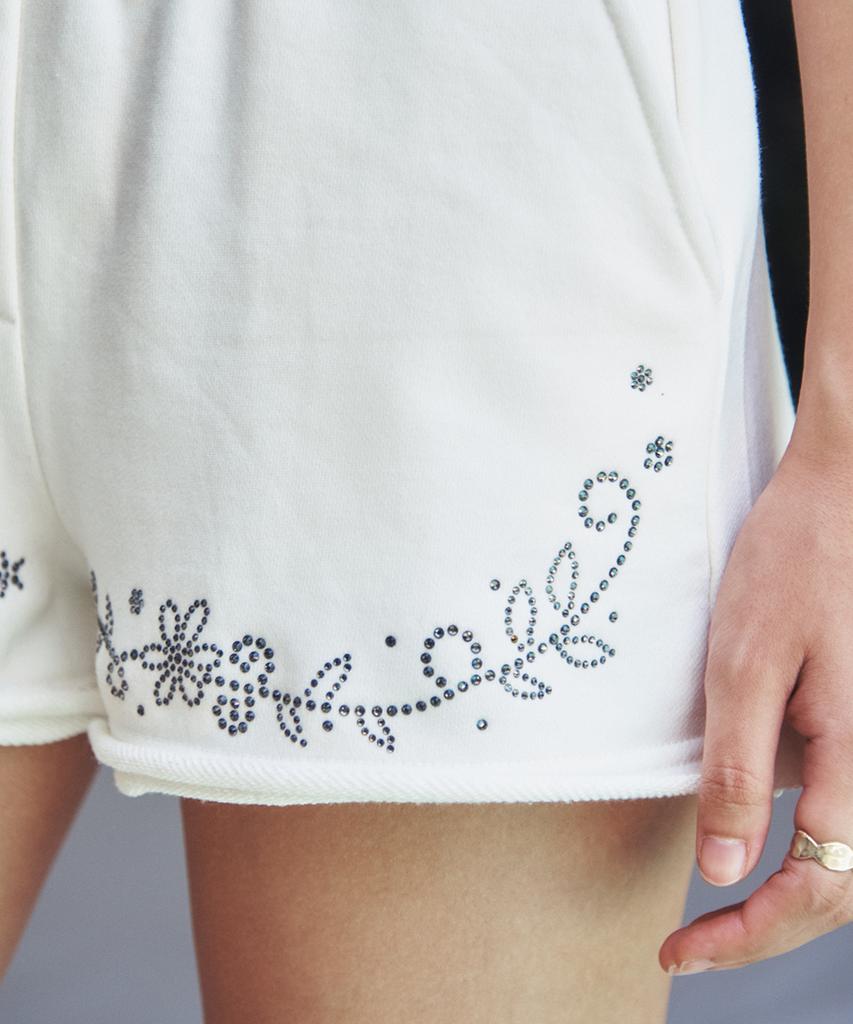 CENTAUR.KR Flower Needlework Hotfix Shorts_Ivory