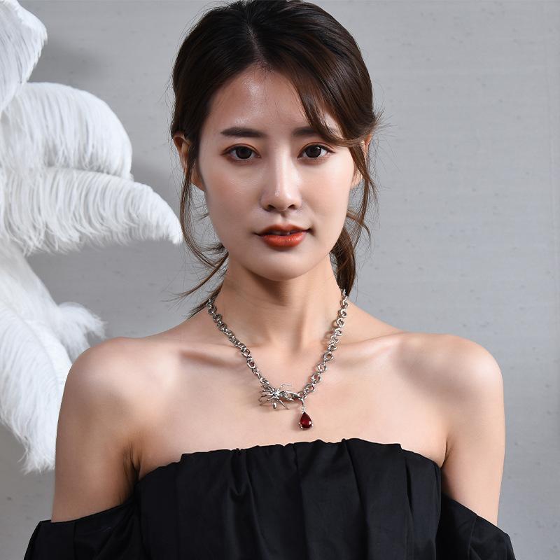 Titanium Steel Spider Ruby Pendant Necklace Female Tide Simple Tide Stacked Collarbone Chain Niche Design Accessories