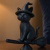 Матовая Черная Кошка Скульптура Фигурка Ведьмы, Статуэтка Езды на Метле, Современное Декоративное Украшение 3D-Печать, Коллекционная Настольная Декорация для Дома Офиса