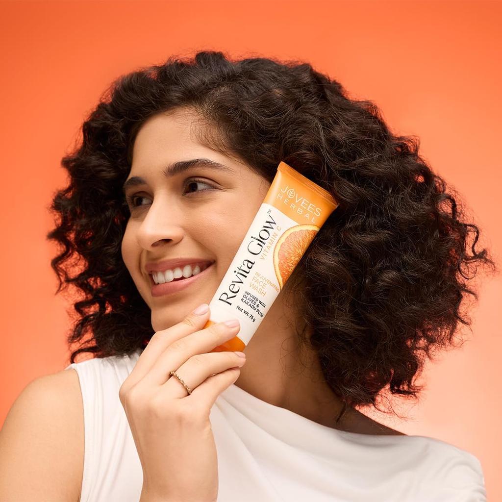 Jovees Herbal Revita Glow Vitamin C Face Wash 75g Pack Of 1 for Glowing Brightening Hydrated Skin