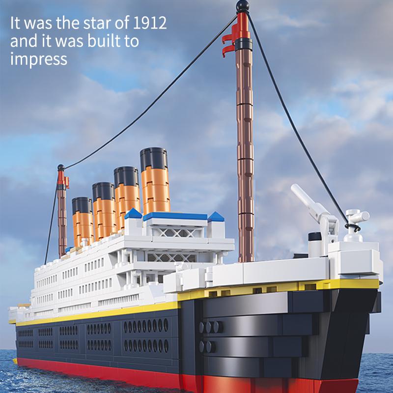 1288PCS City Mini RMS World Famous Movie Titanic Ship Building Blocks Friends Boat Figures Bricks Educational DIY Toys for Kids