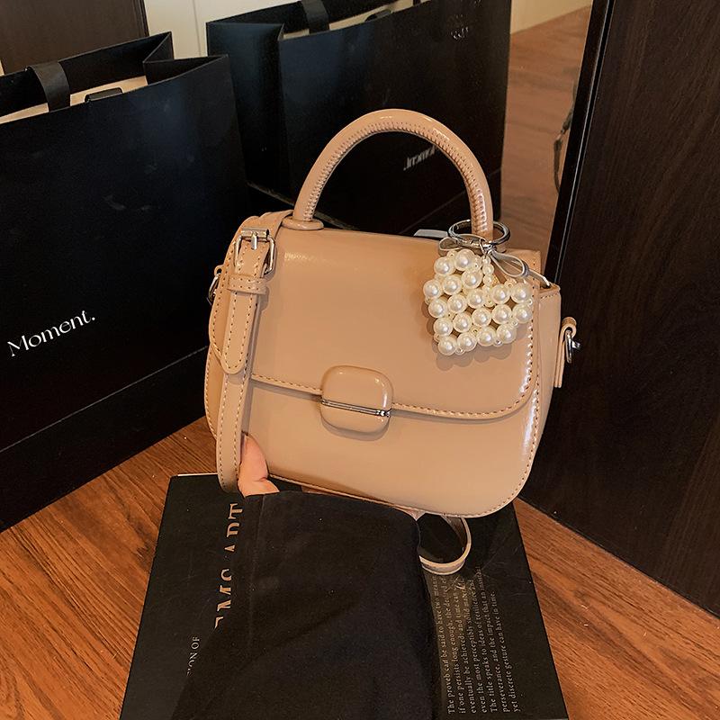 Premium Texture Retro Bag Women's 2025 New Fashion Versatile Messenger Bag Super Fire Portable Small Square Bag Small Bag