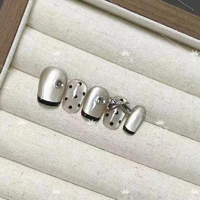 Чисто ручная работа Фототерапия Носимые ногтевые пластины Французский горошек Носимые ногти Готовый продукт Многоразовые наклейки для ногтей