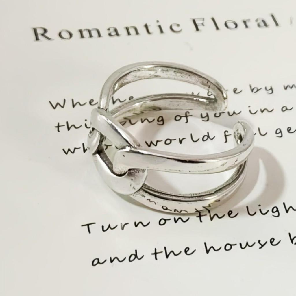 Retro Fashion Knotted Cross Adjustable Ring for Women - Simple, Versatile, and Elegant.