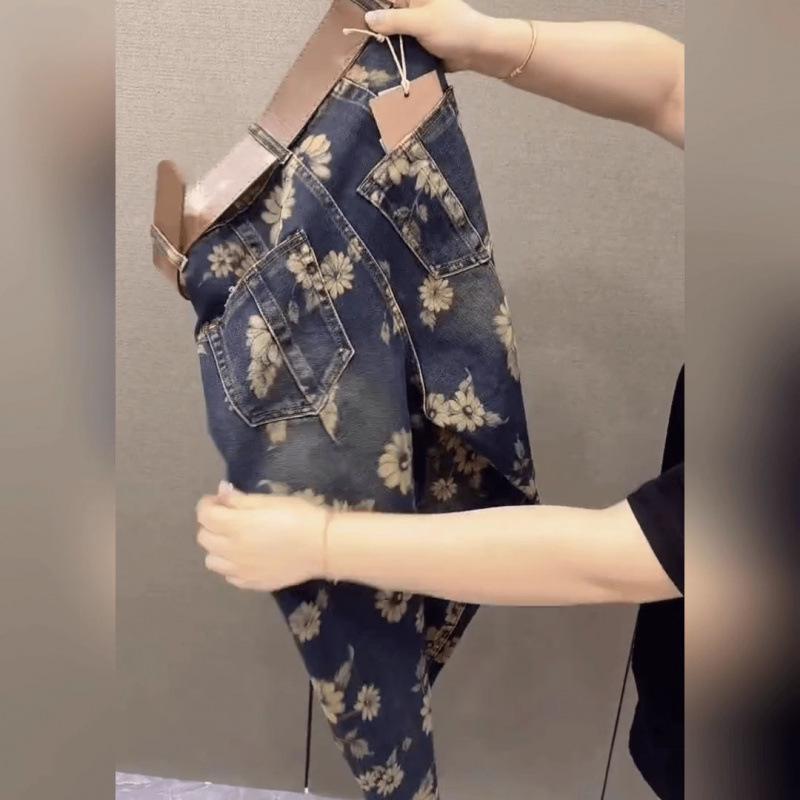 Женские винтажные джинсы-гаремы с высокой талией и цветочным принтом - Весенняя коллекция 2025