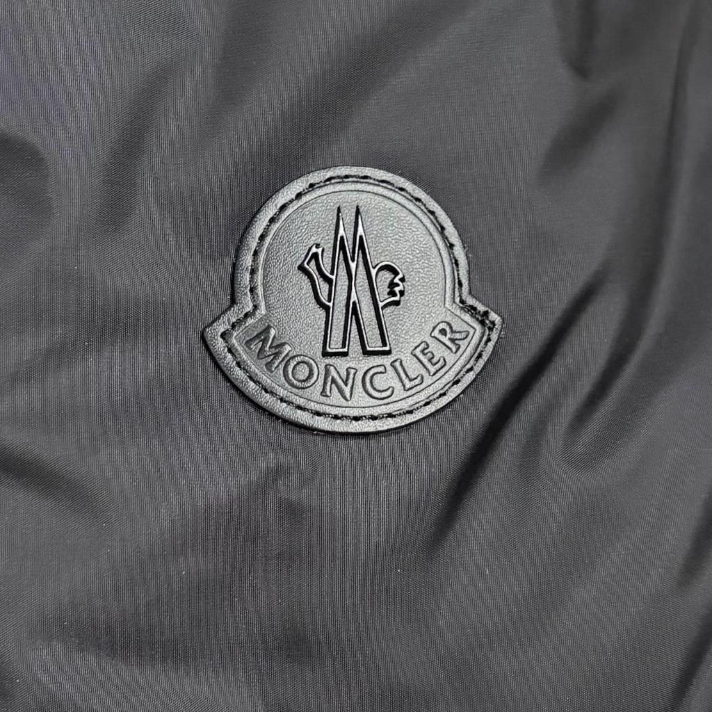 Moncler Мужская пуховая куртка VULPIE Черная Размер M (1) Модель J20911A0011368352