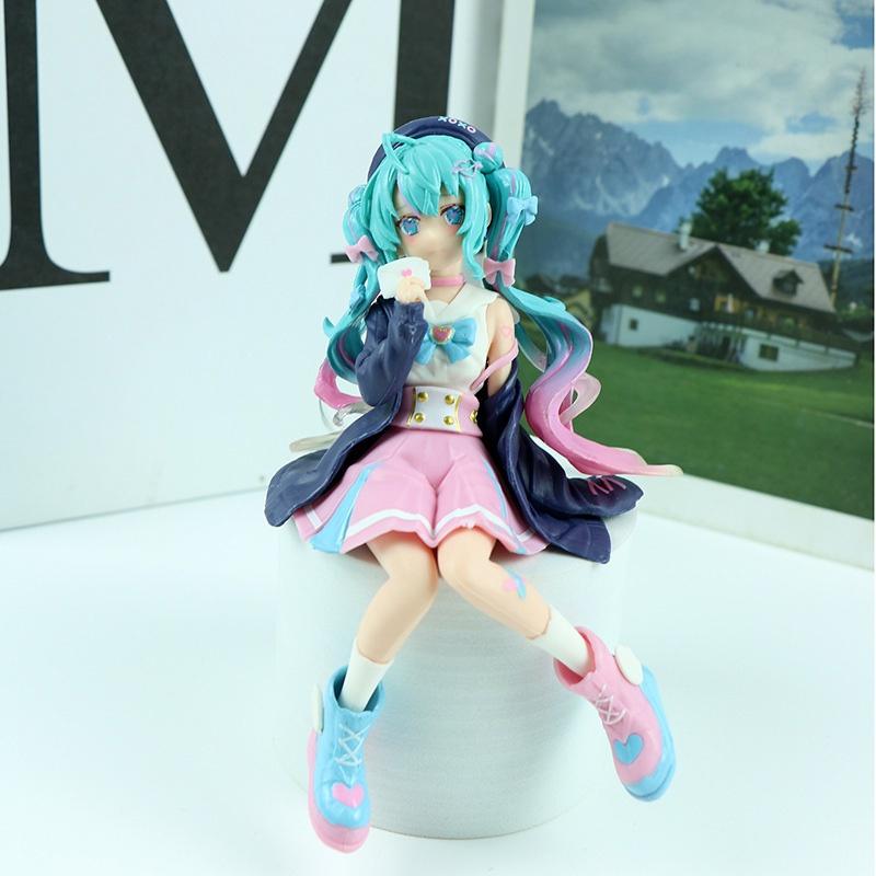 Милая розовая фигурка сидящей Хацунэ Мику из ПВХ для подростков