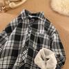 Осень и Зима Мужская Бархатная Утепленная Рубашка-Куртка в Клетку в Стиле Ретро Большого Размера с Лацканами и Длинными Рукавами Свободный Верх