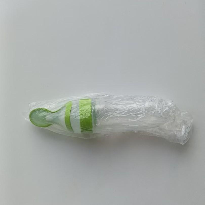 Силиконовая детская бутылочка для кормления с присоской для каши и молока.